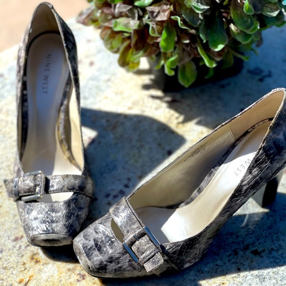 Faux Snake Skin Heels - Picture 2 of 7